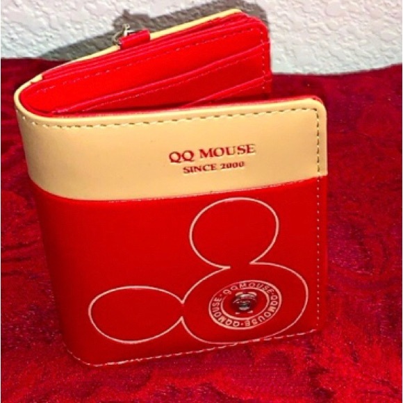 Mickey Mouse Bifold Wallet Excellent Condition - Picture 3 of 3